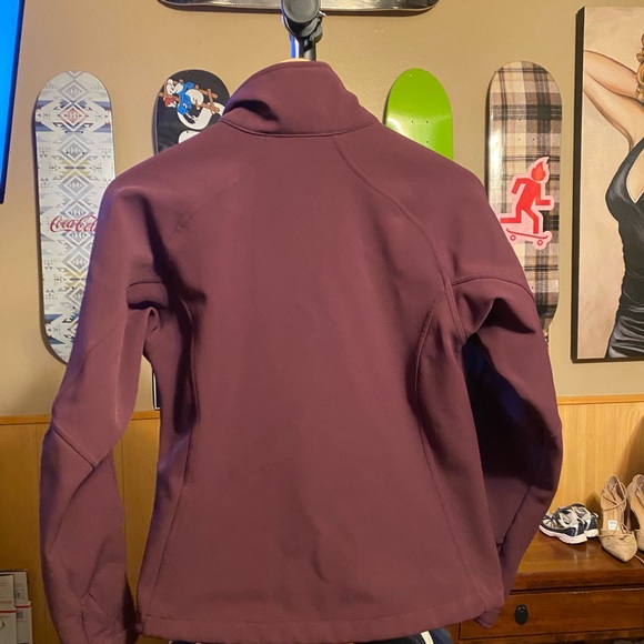 $120 Marmot Burgundy jacket shell zip up waterproof - Picture 8 of 8